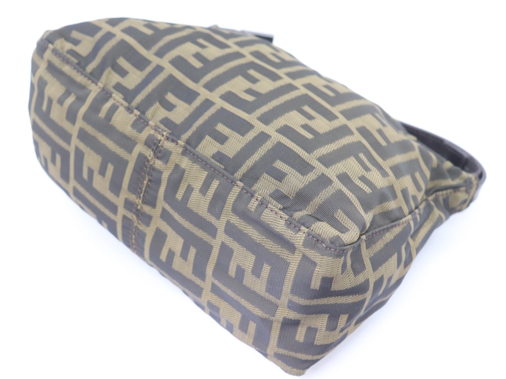 フェンディズッカ柄ポーチ角スレ