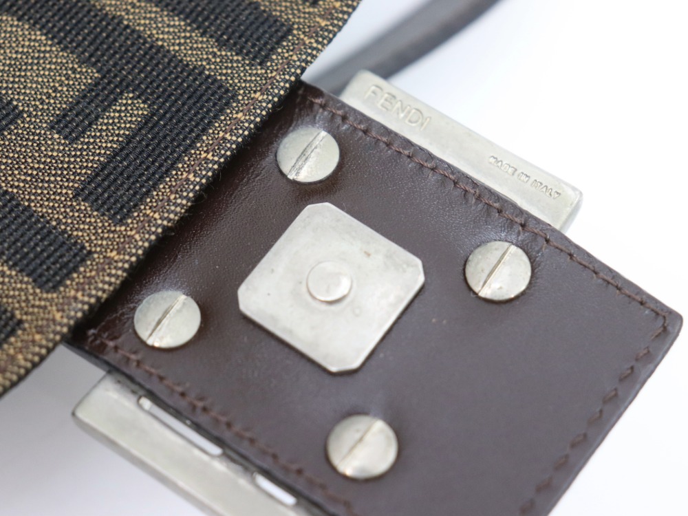 フェンディズッカ柄マンマバケット金具