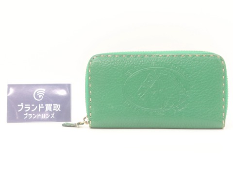 フェンディセレリア長財布