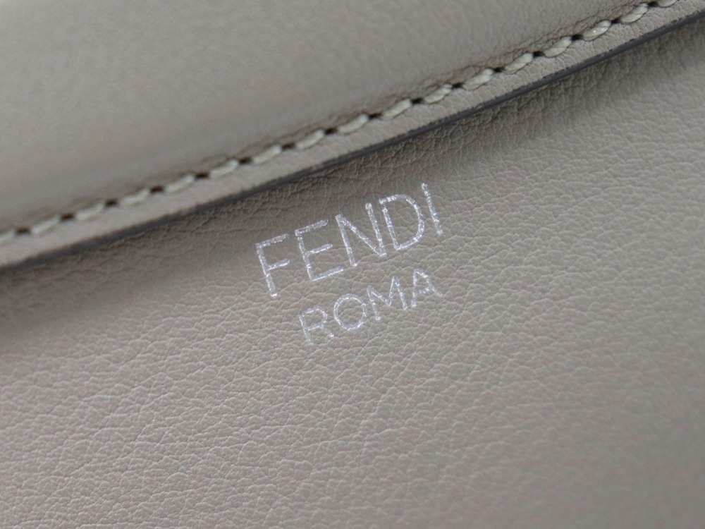 フェンディバイザウェイ刻印