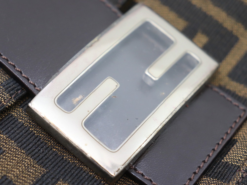 フェンディ美品ズッカ柄マンマバケット金具