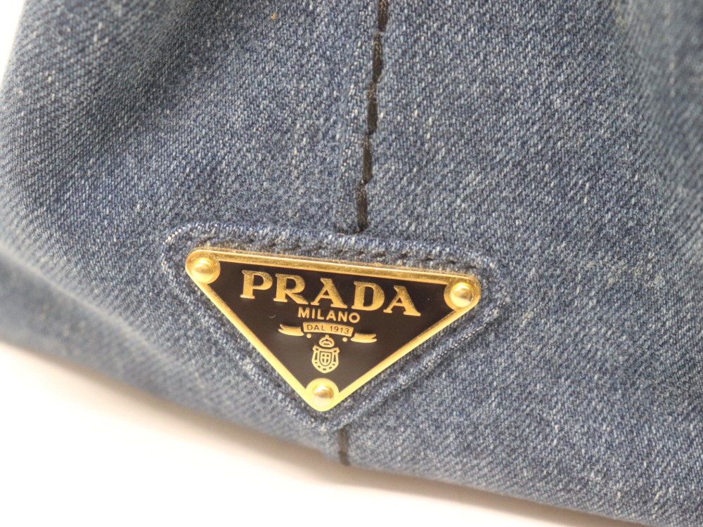 プラダのカナパデニムロゴ