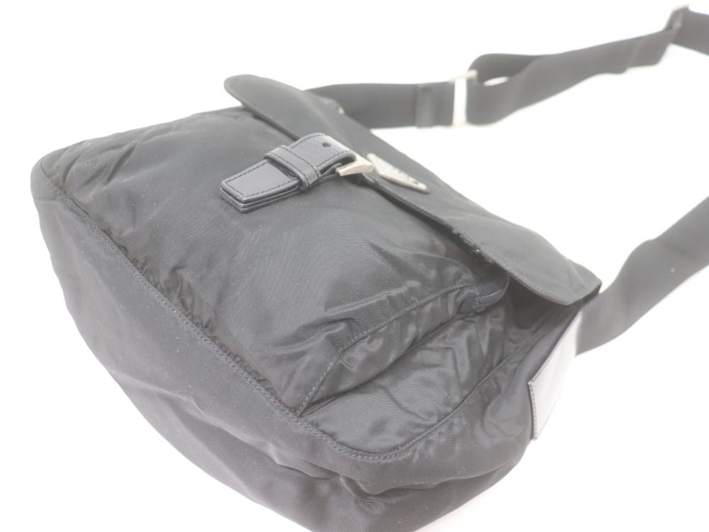 プラダのショルダーバッグB8994表面