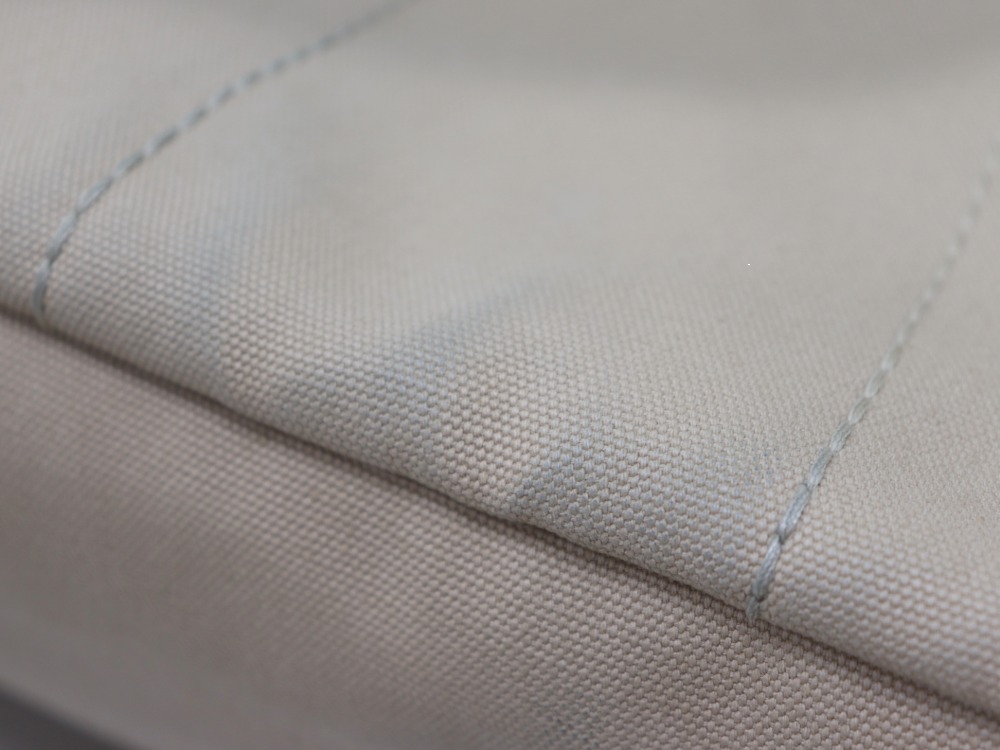 プラダカナパトートバッグ変色部分