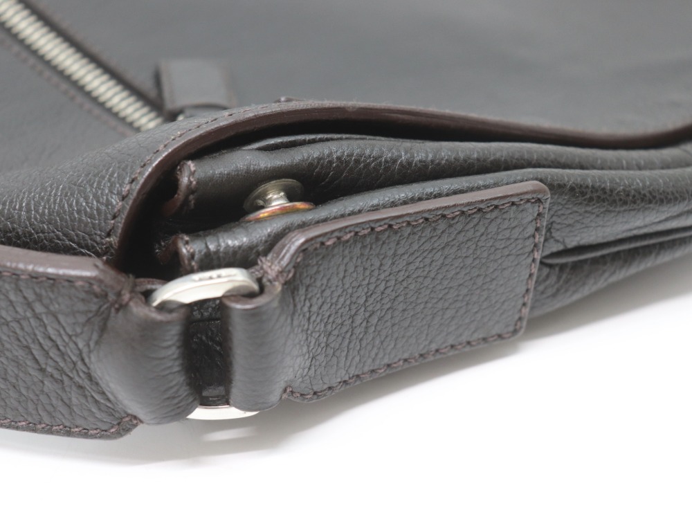 プラダトリヨンショルダーバッグ付け根部分