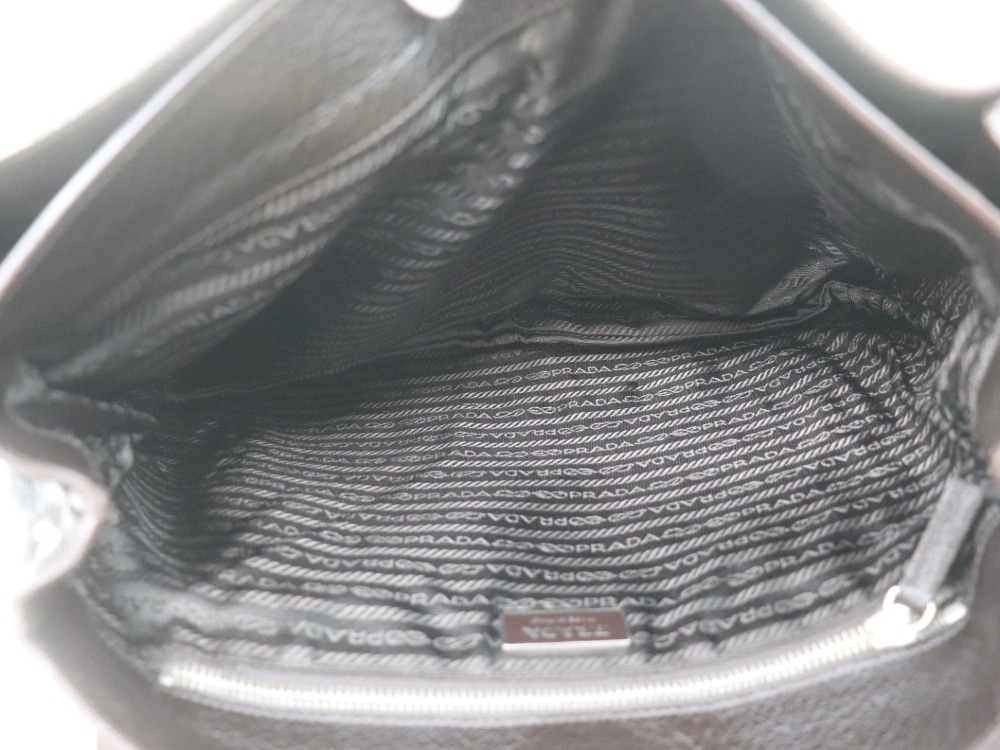 プラダトリヨンショルダーバッグ内側
