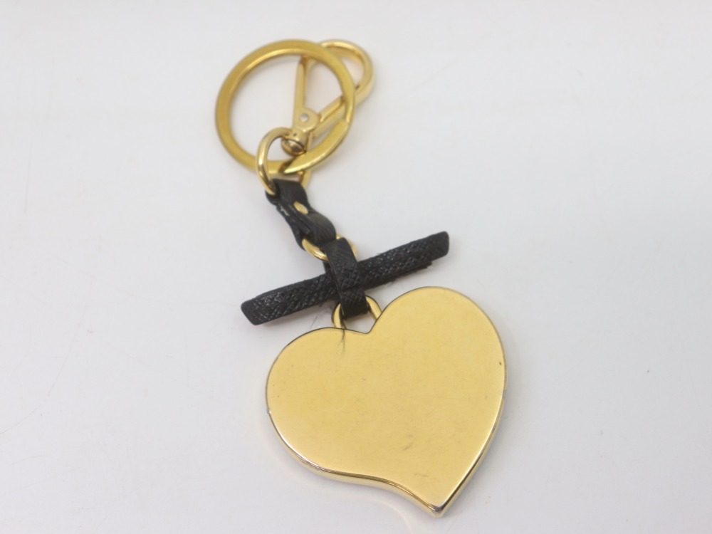 プラダハートキーリング背面