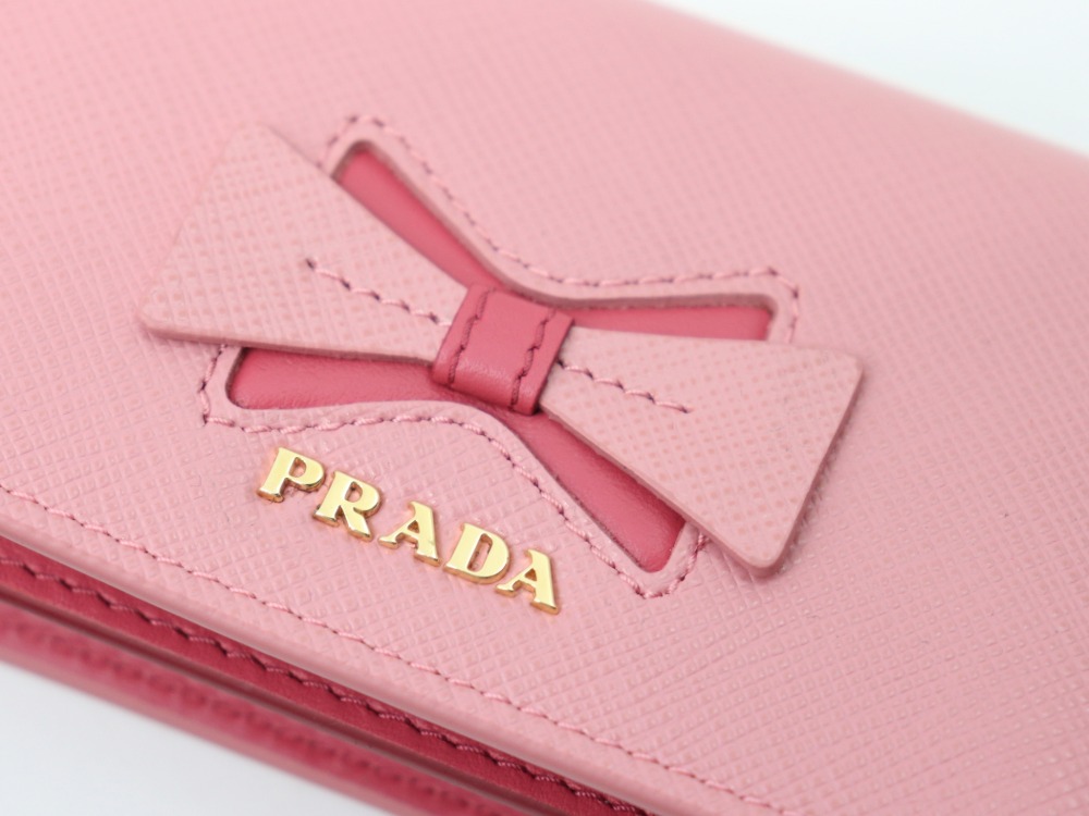 プラダリボンカードケース表面