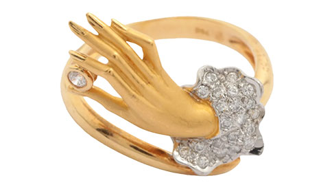 石がついているカレライカレラのリング