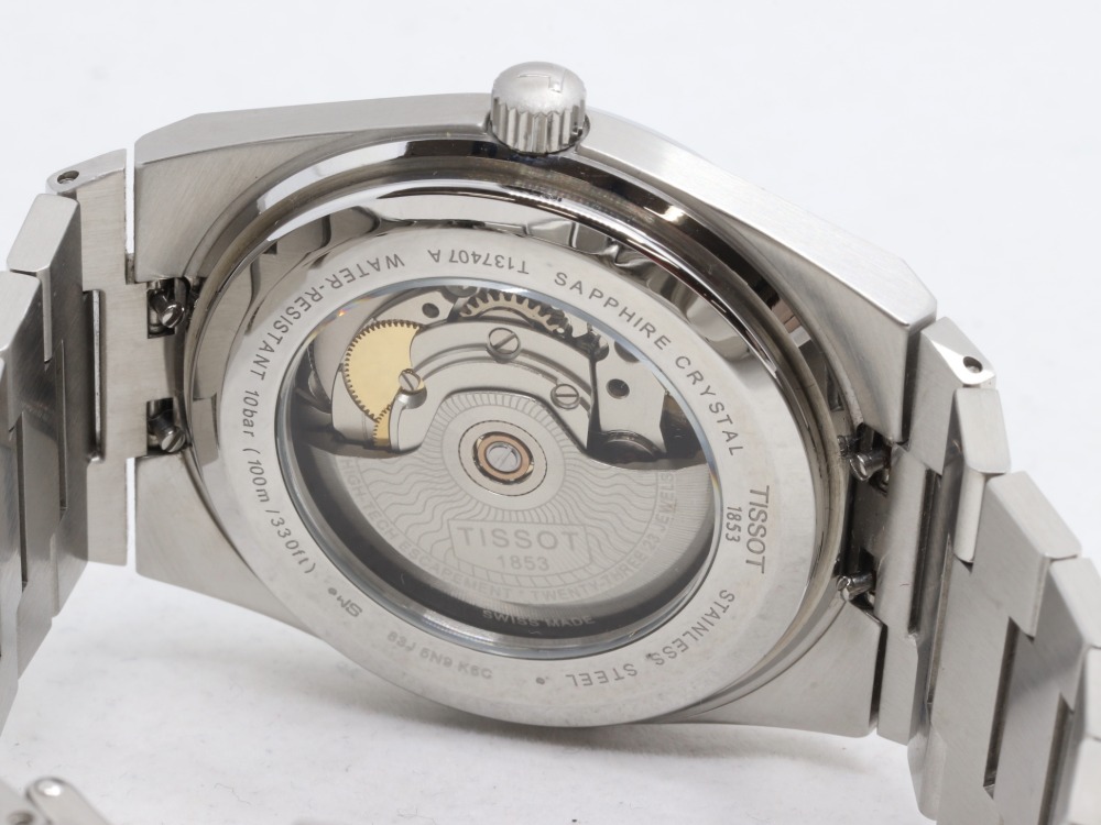 TISSOTの腕時計裏面