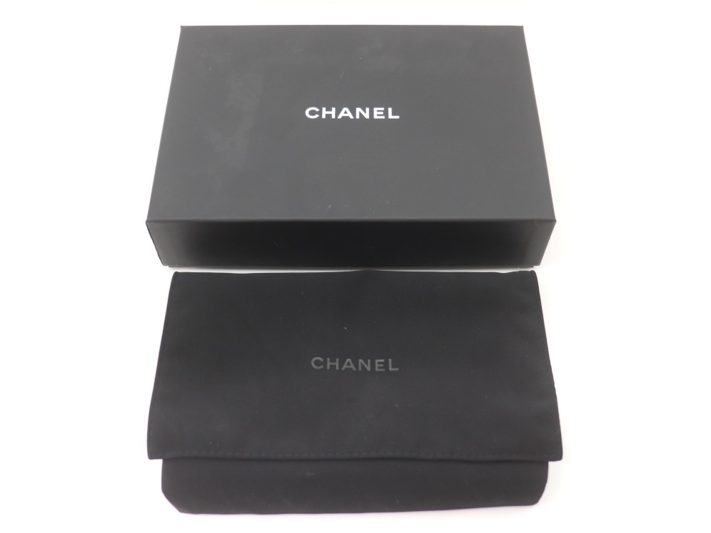 シャネルのチェーンウォレット付属品