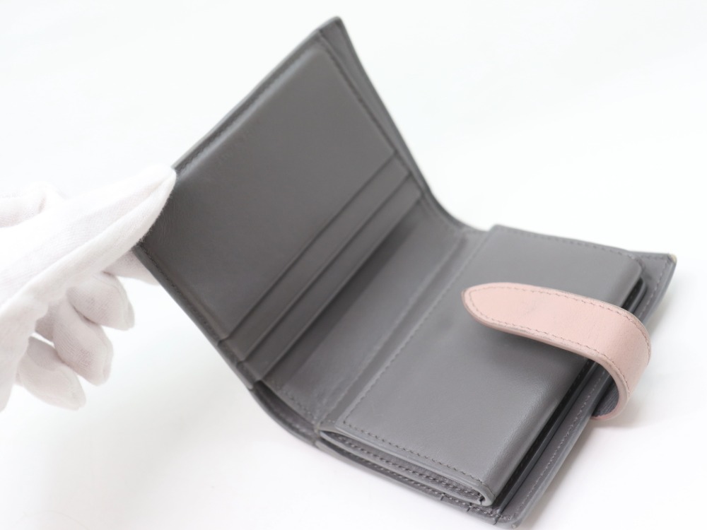 セリーヌのコンパクト財布内側