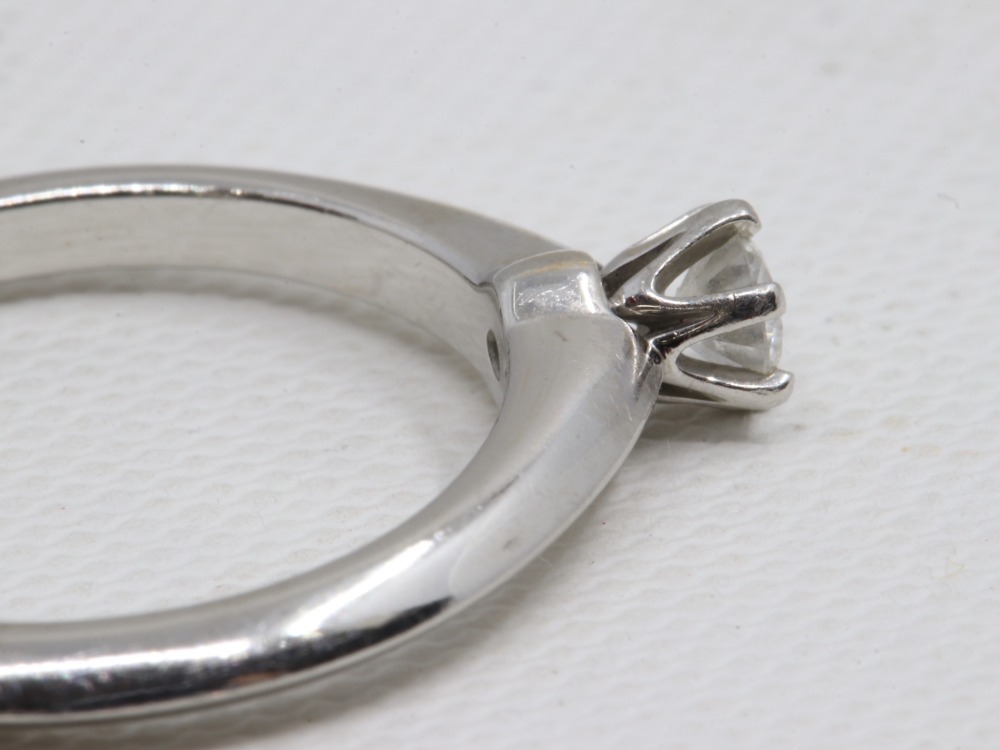 ティファニーダイヤリング側面