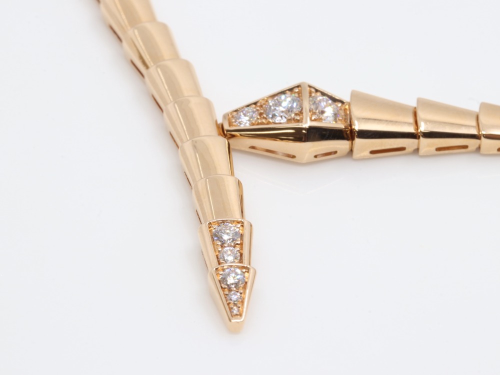 ブルガリのセルペンティネックレスダイヤ部分