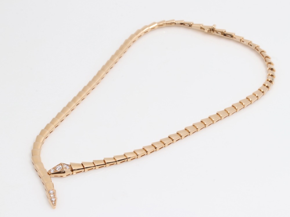 ブルガリのセルペンティネックレス全体