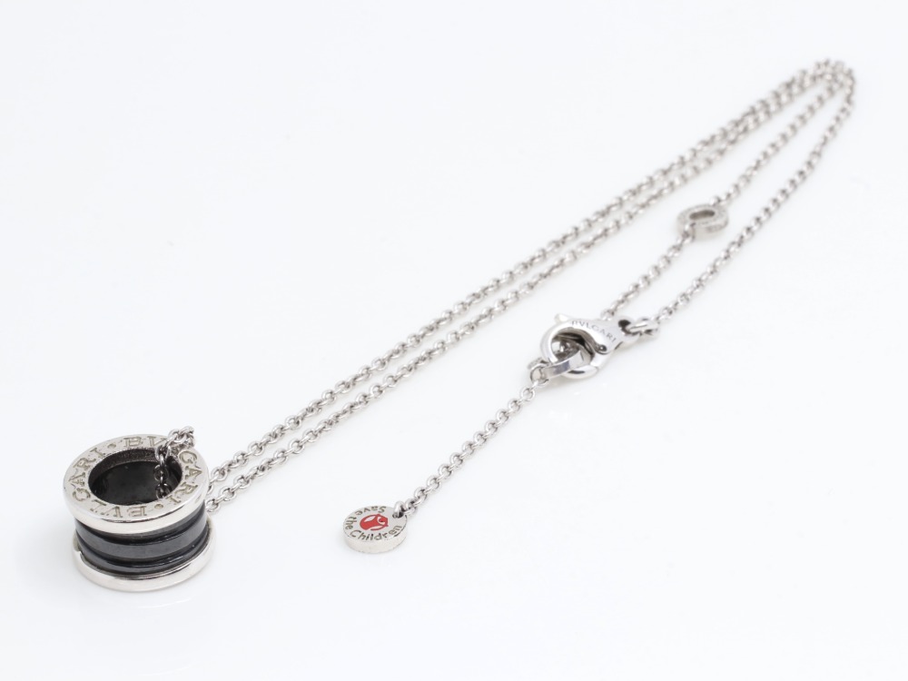 ブルガリビーゼロワンネックレス全体