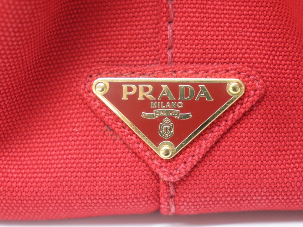 プラダカナパトートバッグレッドプレート