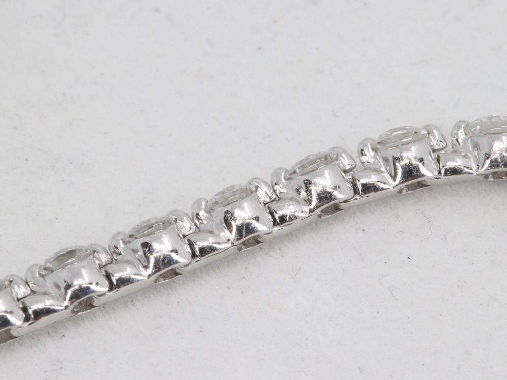 PT900テニスブレス表面