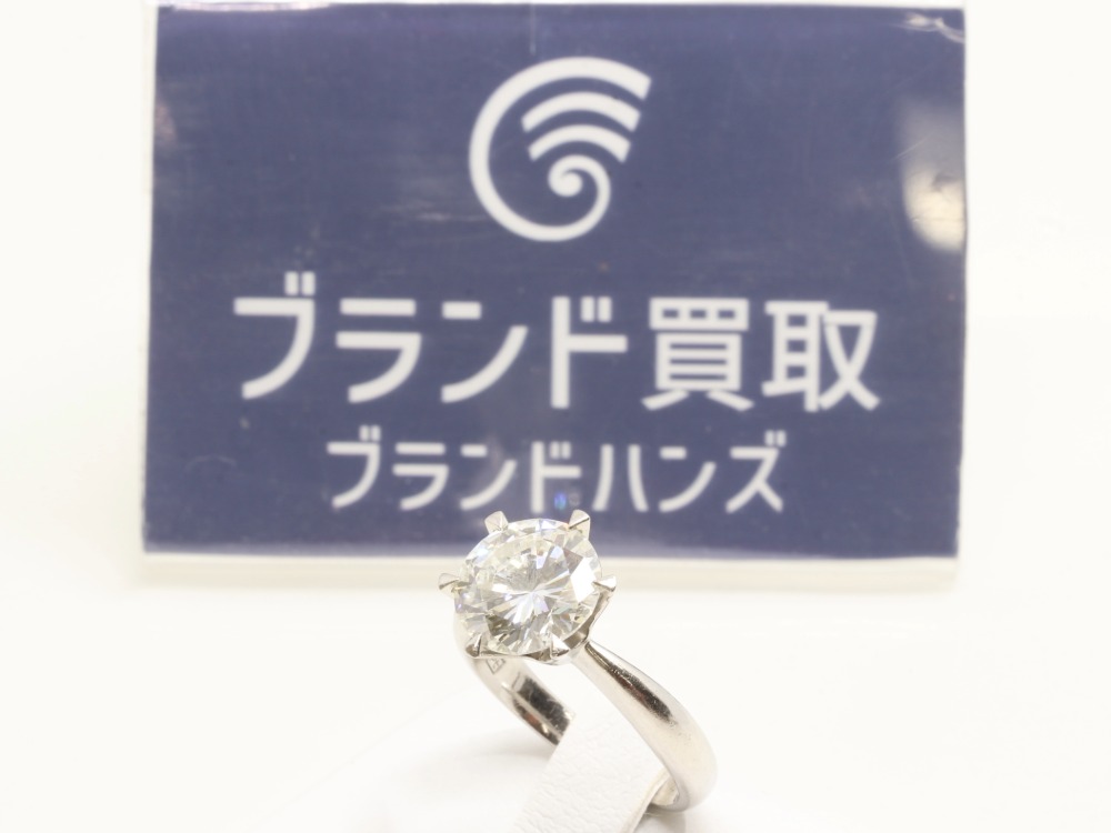 Pt900のダイヤ付きリング全体