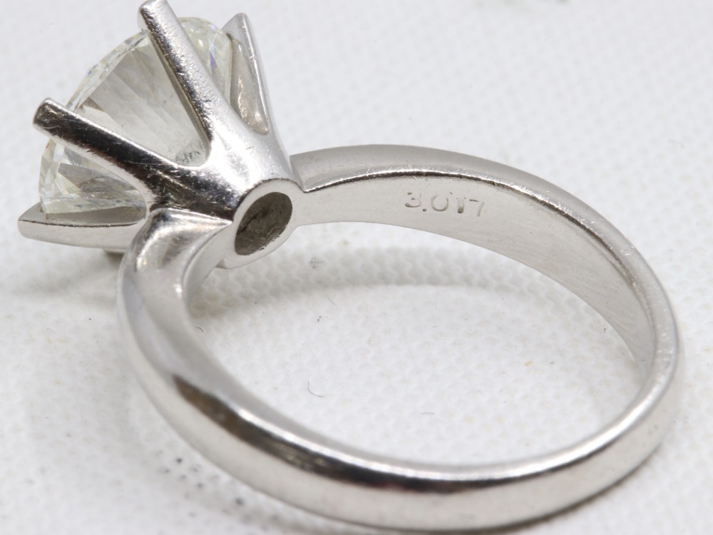 Pt900のダイヤ付きリング刻印1