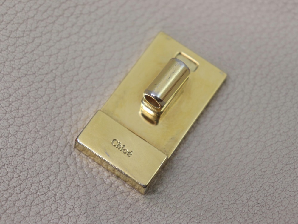 クロエドリューショルダー金具