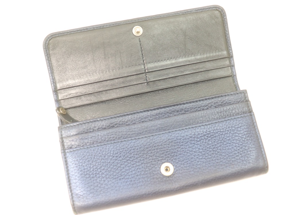 ジミーチュウスタッズ長財布内側