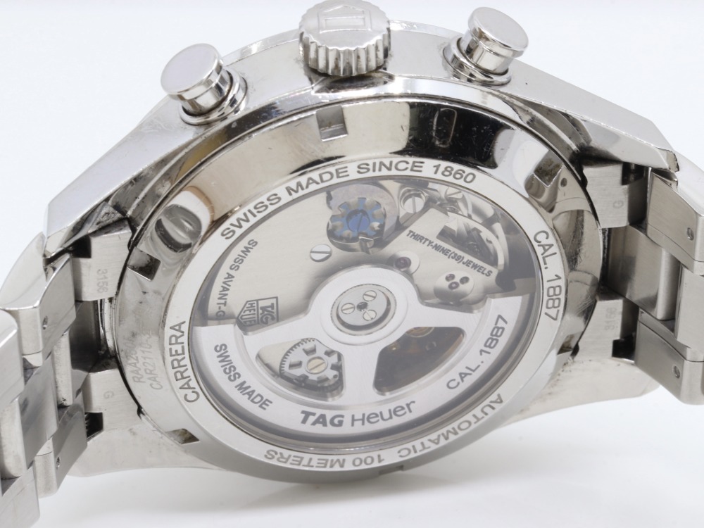 タグホイヤーのカレラ腕時計裏面