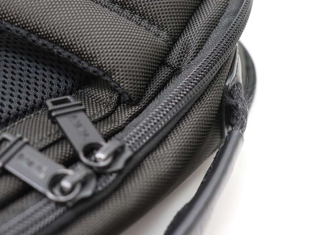 トゥミアルファブラボーファスナー