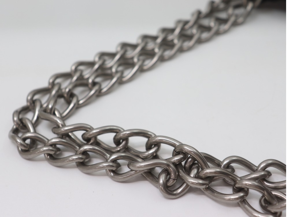 バレンシアガルカゴールチェーン