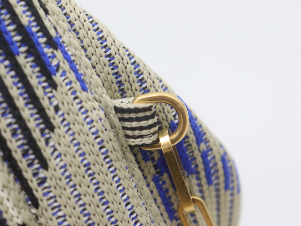 バーバリーショルダーバッグ金具