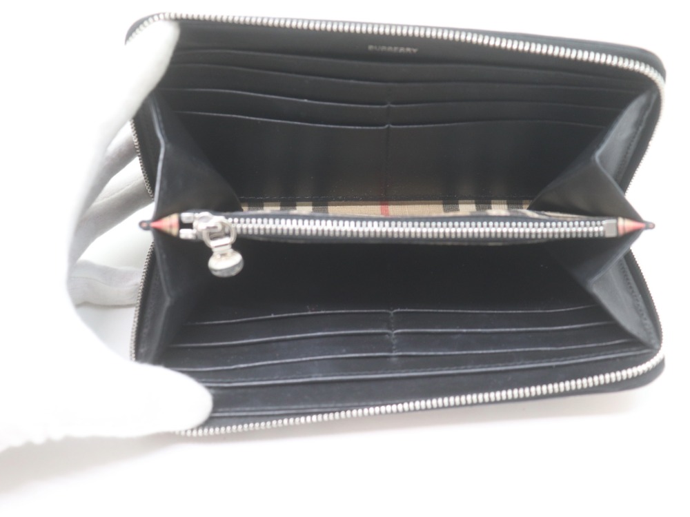 バーバリーチェック柄長財布内側