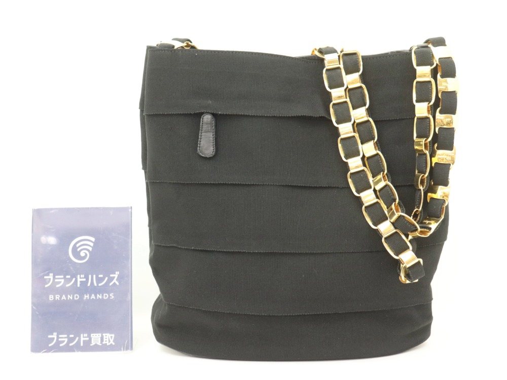 フェラガモチェーンバッグ正面