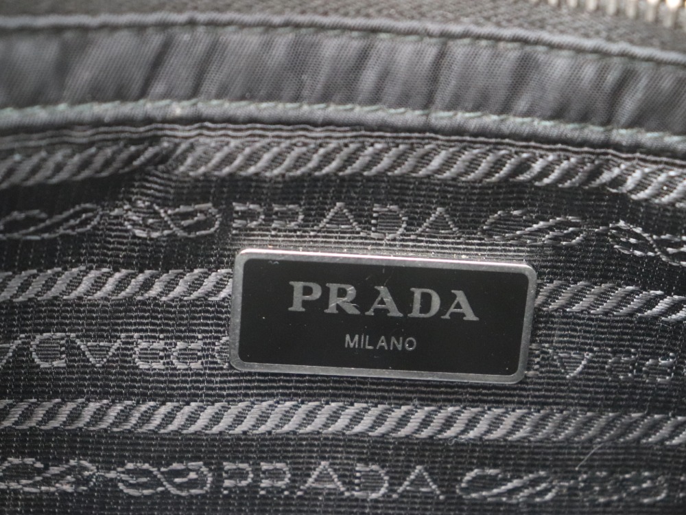 プラダパデットショルダーバッグロゴ