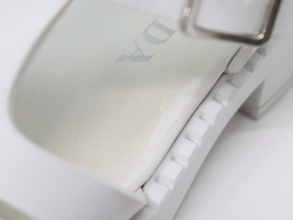 プラダフィッシャーマンサンダル傷部分