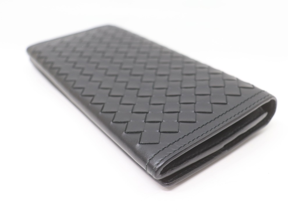 ボッテガイントレチャート財布角