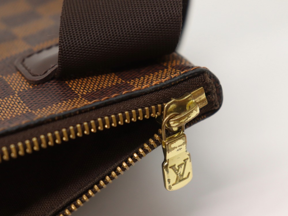 ルイヴィトンのポシェットメルヴィールファスナー