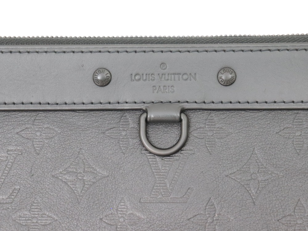 ルイヴィトンクラッチバッグロゴ