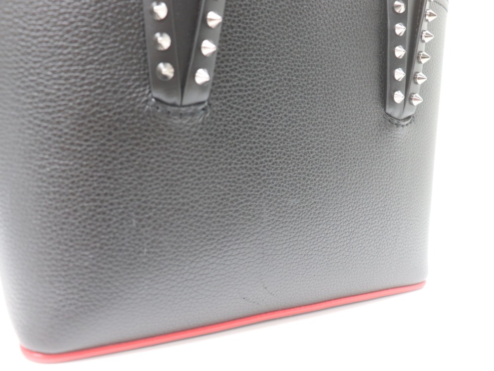 ルブタンカバタミニショルダーバッグ角