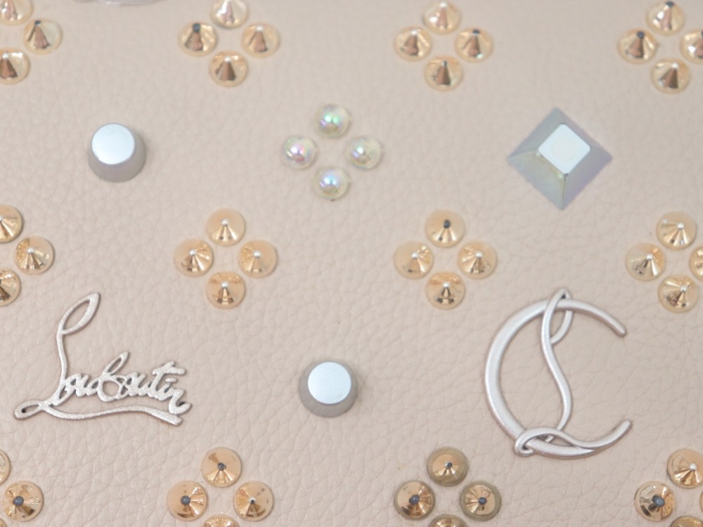 ルブタンパロマクラッチバッグスタッズ