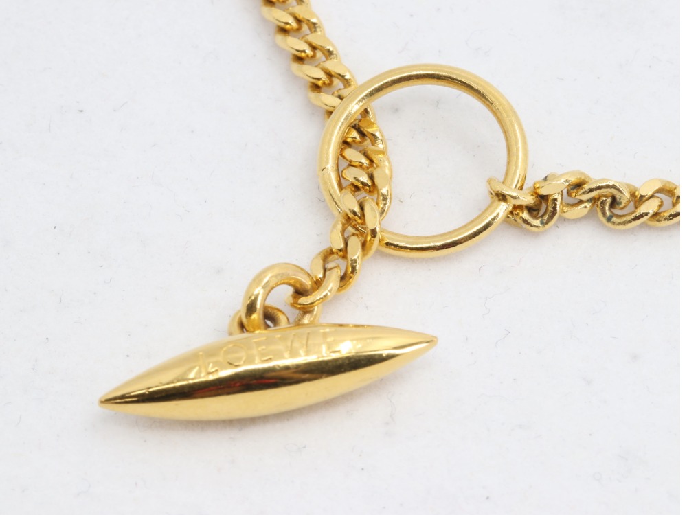 ロエベアナグラムネックレス刻印