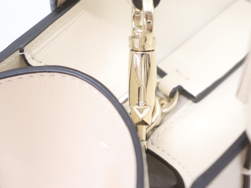 ヴァレンティノトートバッグ金具