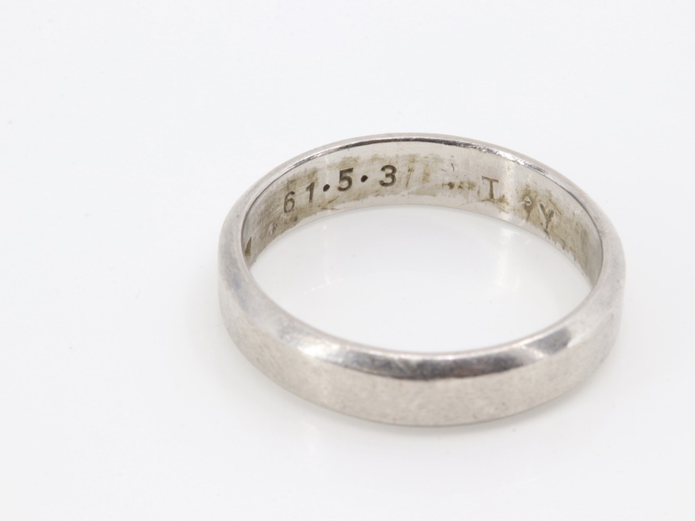 Pt刻印のリングイニシャル