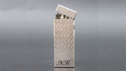 イニシャルが入ったダンヒルのライター