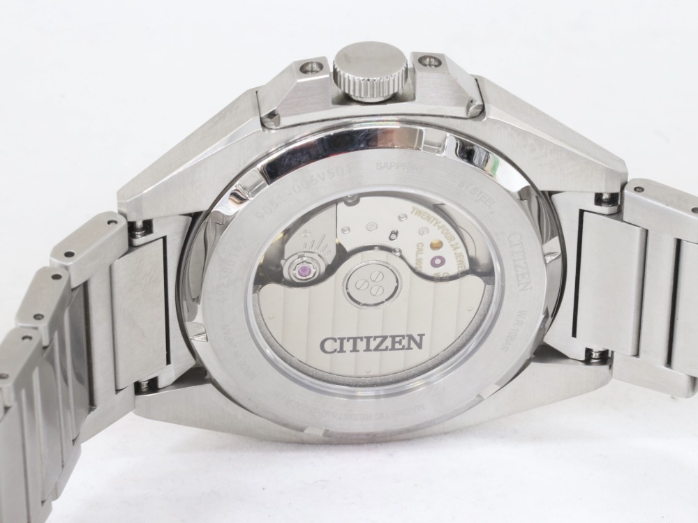 シチズンのシリーズ8NB6050-51E裏蓋