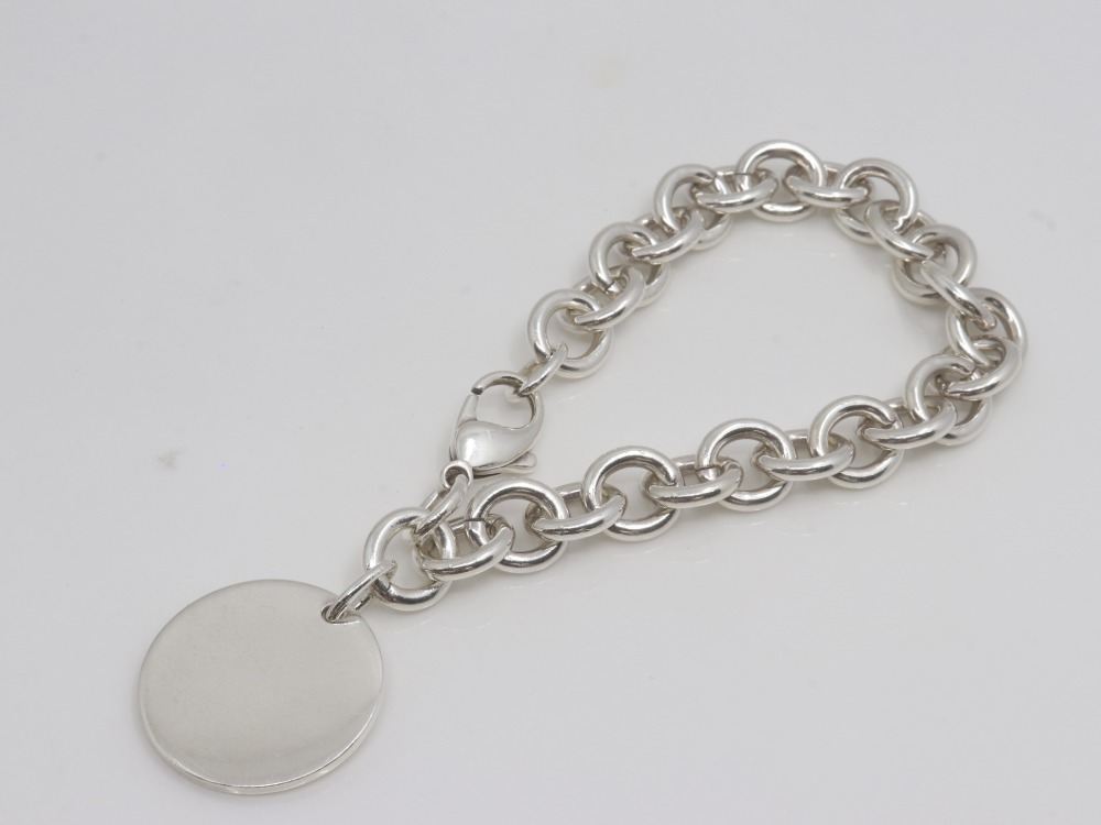 ティファニーブレスレット表面