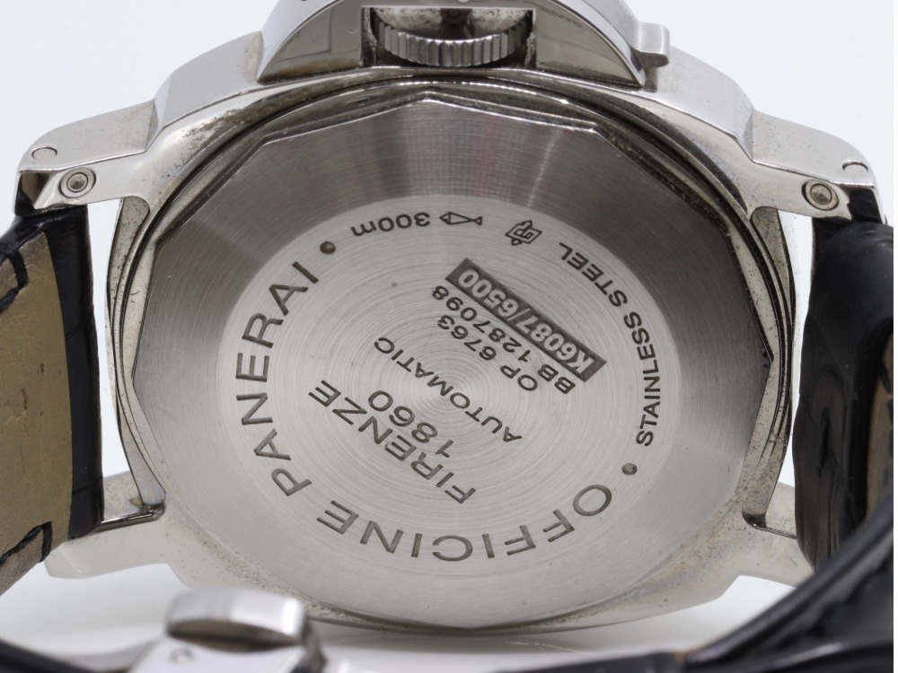 パネライルミノール裏蓋