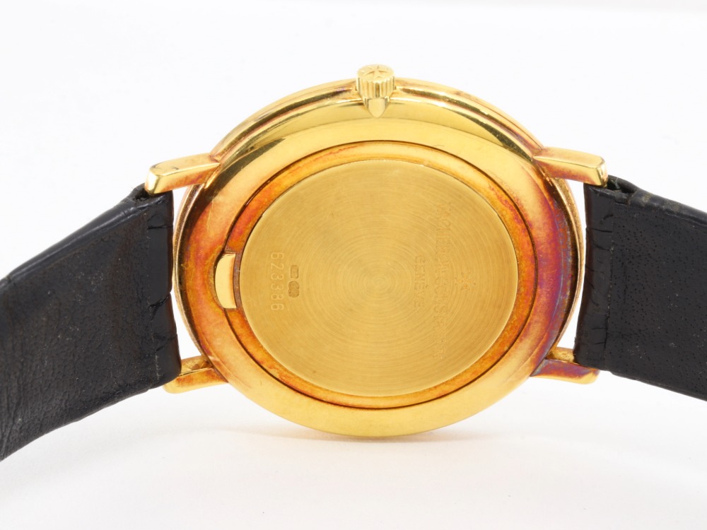 ヴァシュロンエッセンシャル裏蓋