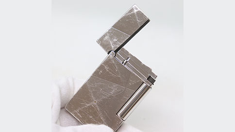 傷があるデュポンのライター