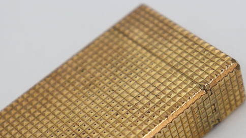 傷や汚れがあるデュポンのライター