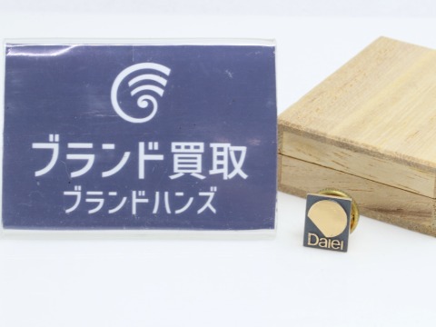 K18のピンバッジ